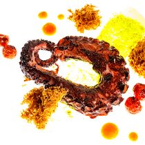 Carta de Platos para Restaurante 'Vuelta y Media' en Torremolinos, Málaga.. Photograph project by Jairo Torres - 05.30.2017