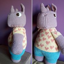 Rinoceronte de ganchillo. Arts, Crafts, To, Design, and Character Design project by María José Armero Tomás - 02.26.2018