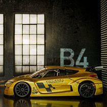 Renault Megane Trophy - Diecast. Un progetto di Direzione artistica, Scenografia, Fotografia e Pubblicità di Monobobo - 18.03.2018