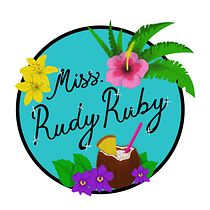 Proyecto del curso Diseño de logotipos caligráficos: Logo para Miss Rudy Ruby Ein Projekt aus dem Bereich Bildende Künste, Br, ing und Identität, Kalligrafie, Kreativität, Zeichnung, Design, Logodesign, Grafikdesign, Traditionelle Illustration, Digitale Illustration, Lettering, T und pografie von Alexia Sánchez Sancibrián - 15.06.2018