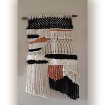 Tapiz decorativo Crudo y Negro con toque de color. Ein Projekt aus dem Bereich H, werk, Bildende Künste und Stickerei von Helena Castaño Pérez-Olleros - 04.01.2019