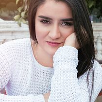 Mi Proyecto del curso: Retoque fotográfico de moda y belleza con Photoshop. Fotografia, Retoque fotográfico, Fotografia de moda, Fotografia de retrato, e Fotografia digital projeto de Patrik Mucia - 14.07.2024