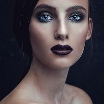 Mi Proyecto del curso: Retoque fotográfico de moda y belleza con Photoshop. Un projet de Photographie de ambarhope - 10.02.2019