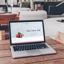 Mi Proyecto del curso: Dirección de arte digital-L.LE. Un progetto di Web design di Vanesa Marcos Dávila - 27.02.2019