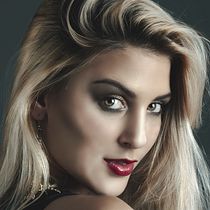 Mi Proyecto del curso: Retoque fotográfico de moda y belleza con Photoshop. Fotografia de moda, Retoque fotográfico, Fotografia, Fotografia de estúdio, Fotografia digital, e Pós-produção fotográfica projeto de cdgfotos - 26.04.2019