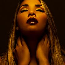 NEON: Yesenia Peredo. Un projet de Photographie de Bruno Ruas - 01.05.2019