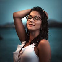 Mi Proyecto del curso: Retoque fotográfico de moda y belleza con Photoshop. Photograph, Portrait Photograph, and Photographic Lighting project by Amru Romero Suarez - 06.07.2019