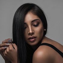 Mi Proyecto del curso: Retoque fotográfico de moda y belleza con Photoshop. Portrait Photograph project by Alejandro Azad - 07.06.2019