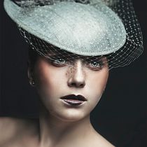 Mi Proyecto del curso: Retoque fotográfico de moda y belleza con Photoshop. Studio Photograph, Portrait Photograph, and Photo Retouching project by Robert Barsby Palacios - 07.08.2019
