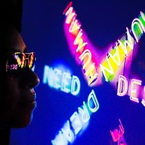 Retrato con luz neón. Photograph project by dcarvajal2015 - 07.10.2019