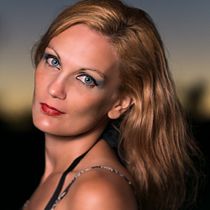 Mi Proyecto del curso: Retoque fotográfico de moda y belleza con Photoshop. Photograph project by Julio Carlos Díaz Padrón - 09.01.2019