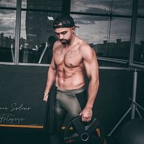 Mi Proyecto del curso: Fotografía de moda y retoque digital Sesion Fitness. Un projet de Photographie artistique, Photographie de mode , et Photographie de portrait de Oskar Solano - 16.10.2019
