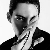 La historia en tu mirada.. Un proyecto de Diseño de moda, Fotografía artística, Fotografía de retrato, Stor y telling de Eduardo Martínez - 20.06.2020