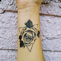 Marat Vágner: Tatuaje para principiantes. Tattoo Design project by Marat Vágner - 01.27.2020