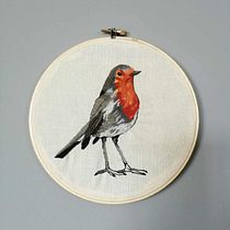 Mi Proyecto del curso: Pintar con hilo: técnicas de ilustración textil. Artesanato, Bordado, Desenho de retrato, e Design projeto de Daniela Valdebenito Rodriguez - 30.12.2019