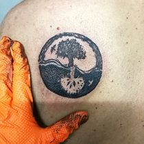 Proyecto Árbol de la vida Ying y Yang tattoo. Een project van  Tatoeageontwerp van Sofía Marrero Hernández - 16.03.2020