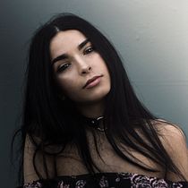Mi Proyecto del curso: Retoque fotográfico de moda y belleza con Photoshop. Portrait Photograph project by Àngels Pahissa - 01.15.2020