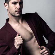 sesión con Nestor (Fotografía de moda y retoque digital). Un projet de Photographie, Photographie de studio, Photographie de mode , et Éclairage photographique de Pablo Márquez - 22.01.2020