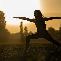 yoga al amanecer. Fine-Art Photograph, Portrait Photograph, Digital Photograph, and Outdoor Photograph project by ori - 01.29.2020