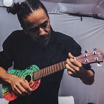 Jipijipi Ukulele un instrumento ecuatoriano de talla internacional. Video Editing, Filmmaking, Stor, and telling project by Miguel Quiroga - 02.03.2020