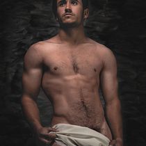 I follow your light. Fine-Art Photograph, and Studio Photograph project by Miguel Martínez - 09.03.2020