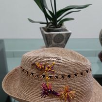 Mi Proyecto del curso: Bordado y personalización de accesorios . Arts, Crafts, and Embroider project by Carolina Mejia - 03.13.2020