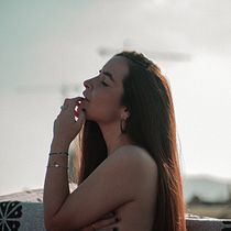 Mi Proyecto del curso: Retrato fotográfico intimista. Portrait Photograph, Photograph, Fine-Art Photograph, Photographic Lighting & Interior Photograph project by Estella Pons Riu - 04.07.2020