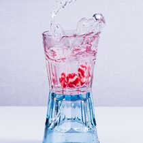 Confinamiento de alta velocidad. Photograph, Studio Photograph, Product Photograph, Commercial Photograph, and Photographic Lighting project by Aranzazu Mata Bailera - 03.19.2020