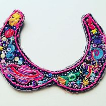 Collar Babero Universo y Bordando Mandalas. Bordado, Costura, Criatividade, Design de acessórios, e Design de joias projeto de Yadira García - 03.06.2020
