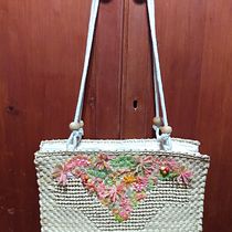 Ese bolso descolorido renació. Embroider project by Lucia Rubio - 04.14.2020