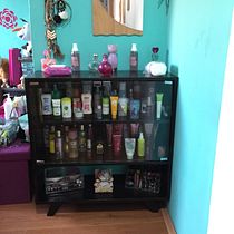 Vitrina para organizar los cosmeticos de mi hija. Ein Projekt aus dem Bereich Tischlerei von Adrian Rojas - 14.04.2020