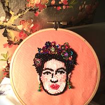 My project in Beaded Embroidery Portraits course. Een project van Borduurwerk van Jillian Campbell - 19.04.2020