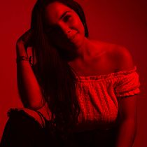 Mi Proyecto del curso: objetos y retrato con iluminación de flash. Un progetto di Fotografia, Fotografia in studio, Fotografia di prodotti, Fotografia di ritratto, Fotografia digitale e Illuminazione fotografica di Michelle Jimenez Rodriguez - 20.04.2020