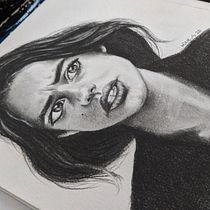 Mi Proyecto del curso: Retrato realista con lápiz de grafito. Desenho, Desenho a lápis, e Desenho de retrato projeto de Janet Sanchez - 26.04.2020