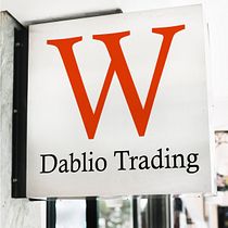 Design de logo de uma trading. Design de logotipo projeto de bruna_agostineti - 30.04.2020