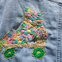 Patin, mi proyecto final sobre una chaqueta jeans!. Un projet de Broderie de kat_stmn - 03.05.2020