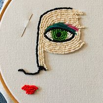My project in Beaded Embroidery Portraits course. Een project van Borduurwerk van emmacattell - 04.05.2020