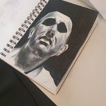 My project in Chiaroscuro Creative Portrait with Pencils course. Un projet de Dessin de calvinpetersen - 04.05.2020
