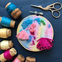 "Ocean" — my project in Embroidery and Watercolor Basic Techniques course. Concept Art, Embroider, and Watercolor Painting project by Yana Strunina - 05.16.2020