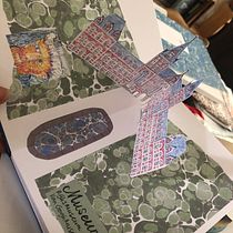 Amsterdam! I made this pop-up book about my favorite features of Amsterdam. Een project van 3D y Papercraft van Jorna Go - 01.06.2020