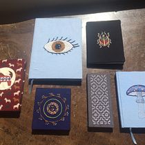Cuadernos bordados. Arts, Crafts, Embroider, DIY, Bookbinding, and Paper Craft project by Cristina Balseca - 06.01.2020