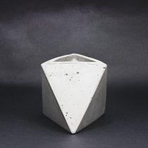 Diseño de la Mesa y Macetas. . Een project van Architectuur, Interactief ontwerp,  Interieurdecoratie e Interieurontwerp van Celio Junior - 05.06.2020