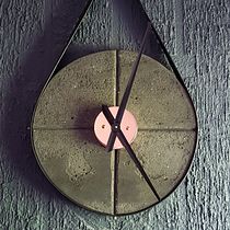 Reloj de pared . Een project van Craft,  Creativiteit,  Interieurdecoratie y DIY van Julio Cesar Corichi Garduño - 05.06.2020