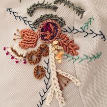 My project on a blouse (without pearls and beads). Bordado projeto de Kirsten Louis - 10.06.2020