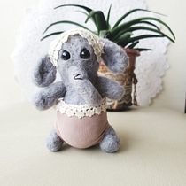 Mi Proyecto del curso: Needle felting: creación de personajes con lana y aguja. Artesanato, e Design de brinquedos projeto de Paola Chiriboga - 19.06.2020