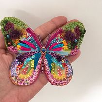 Mi Proyecto del curso: Diseño de moda: pintura y bordado sobre prendas. Arts, and Crafts project by Gisela Roca Avellá - 06.21.2020