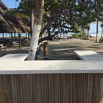 BARRA DE RECEPCIÓN EN LA PLAYA. Een project van Architectuur y Meubelontwerp en -bouw van imer.orozco.acosta - 14.07.2020