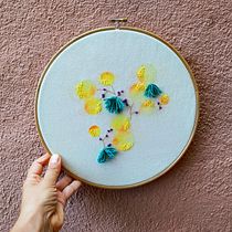 Bosque amarillo en bordado y acuarela.. Embroider, and Watercolor Painting project by Inès Badosa - 07.10.2020