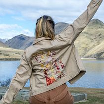 Chaqueta Denim, Bordado libre.. Embroider project by Ani Sepúlveda R - 10.14.2020