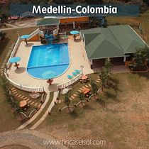 Colombia-@Fincaselsol-www.fincaselsol.com. Un projet de Illustration traditionnelle et Instagram de Julián Restrepo - 21.07.2020